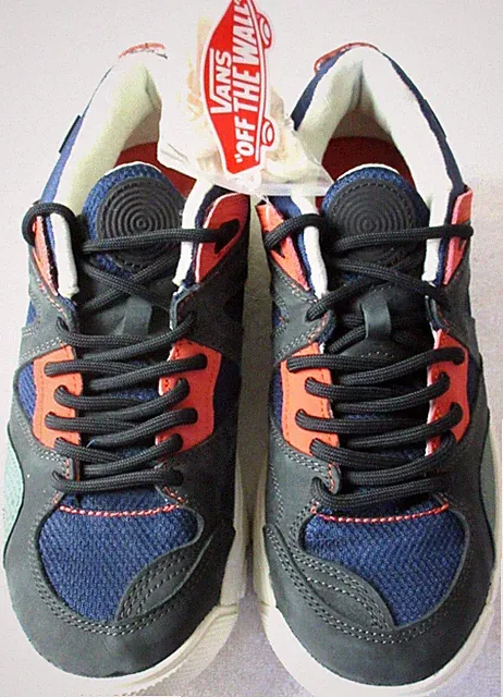 Vans Men's AMZN Trailhead shoes Geo 2 Dress Blues Marshmallow Size 9 NIB